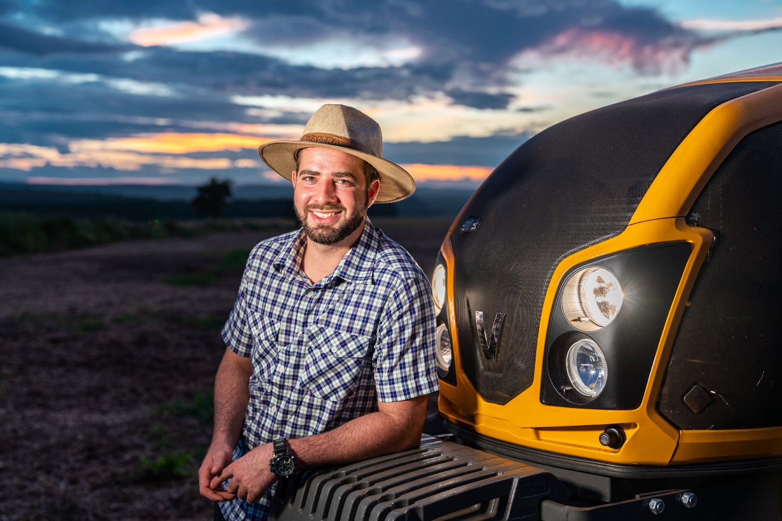 Valtra promove campanha especial para homenagear Valtreiros 