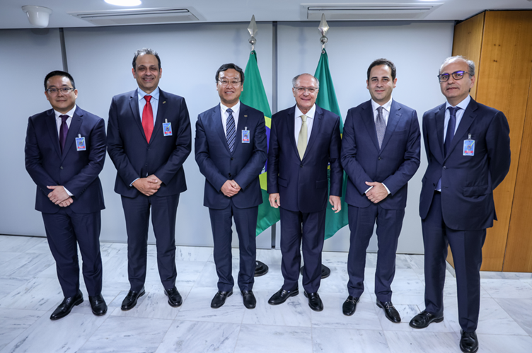 XBRI Pneus e Linglong Tire apresentam projeto bilionário de fábrica no Brasil em encontro com Geraldo Alckmin, presidente em exercício